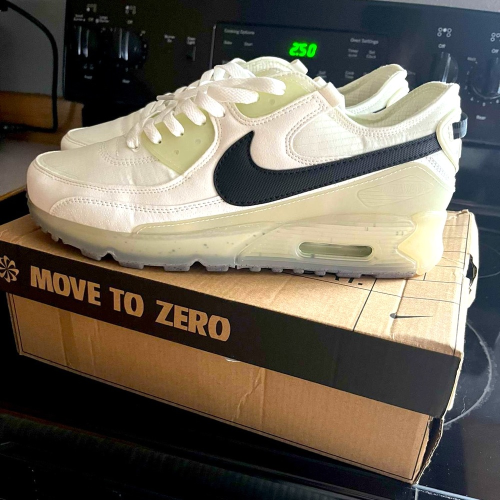 Size 10 Nike Air Max Terrascape